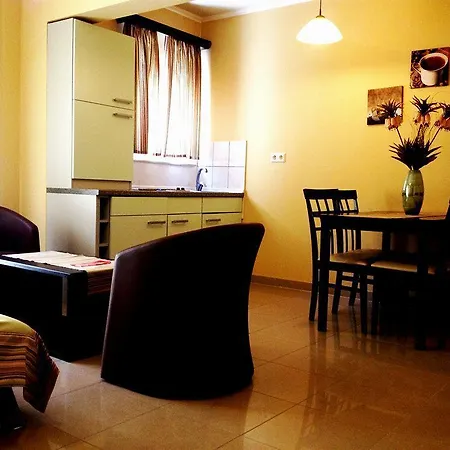 Aparthotel Comfort 4*