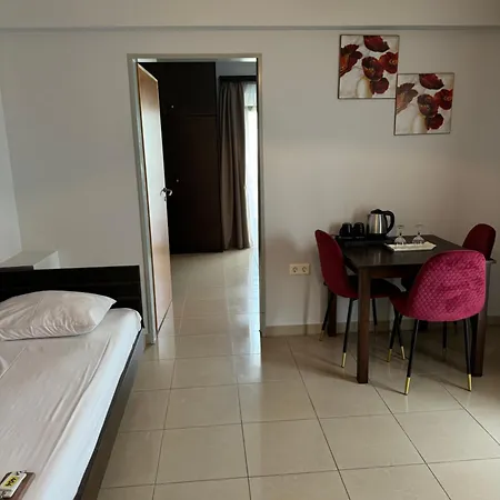 Comfort Apartahotel 4*