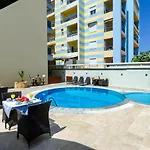 Comfort מלון דירות 4*