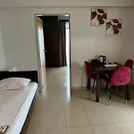 Comfort מלון דירות 4*